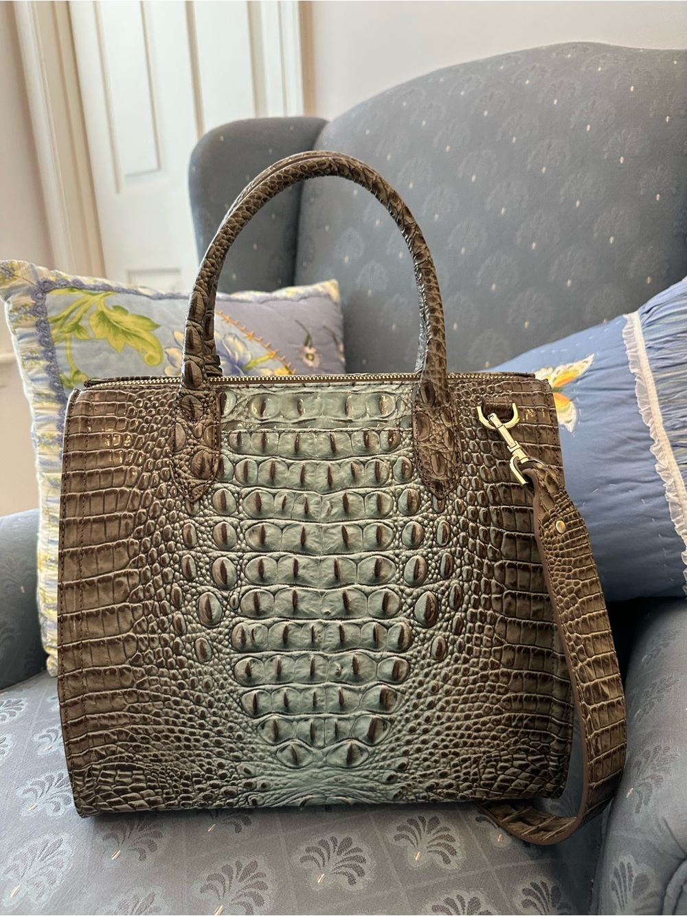 Brahmin Bluebell Ombre Large Caroline Satchel with Gold Hardware VGUC - Picture 5 of 14